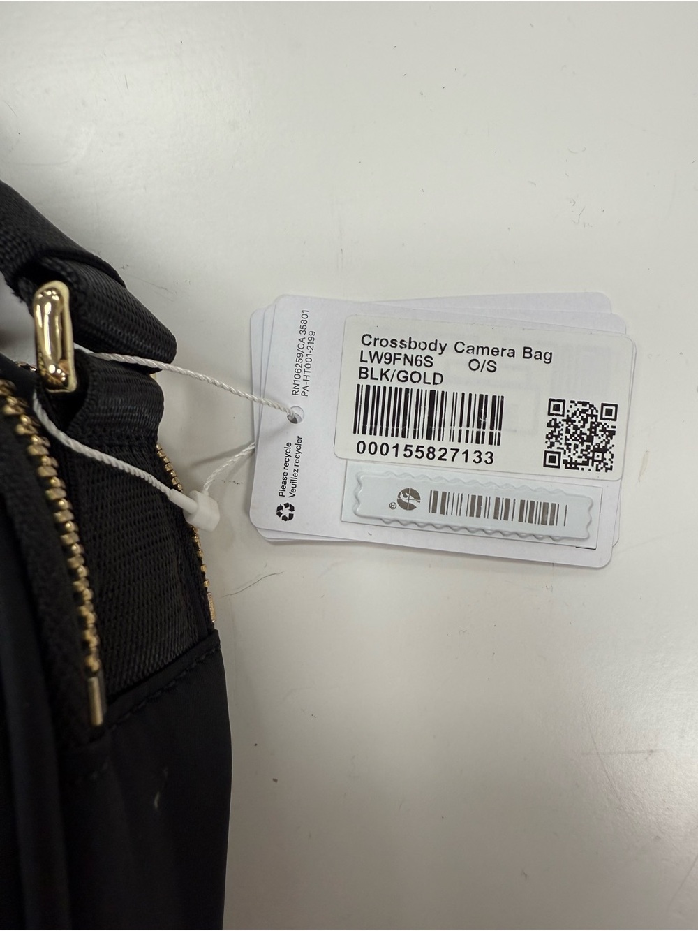 LuluLemon Crossbody Camera Bag in Black/Gold - Picture 3 of 3